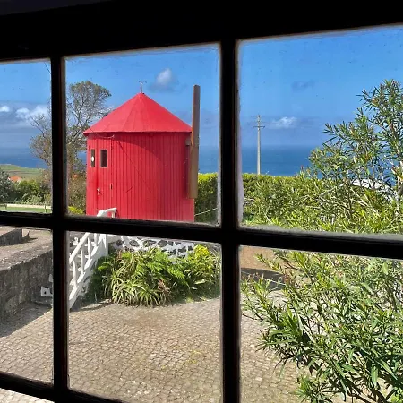 Pátio Alojamento de Turismo Selvagem Cedros